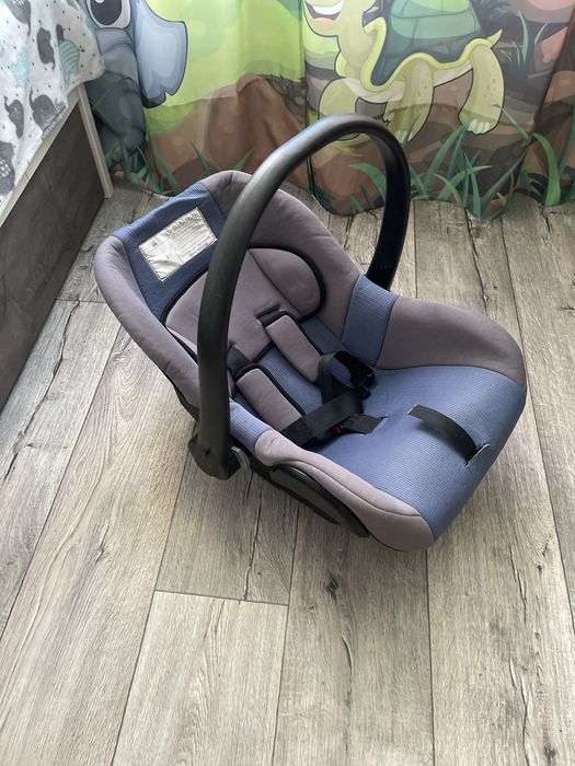 Продам автокресло, автолюлька.