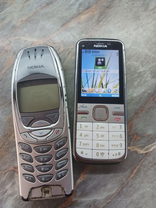 Nokia с5 .почти като нов