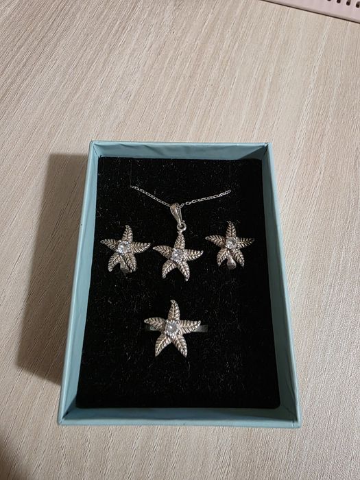 Продавам сребърен комплект с печат 925 морска звезда