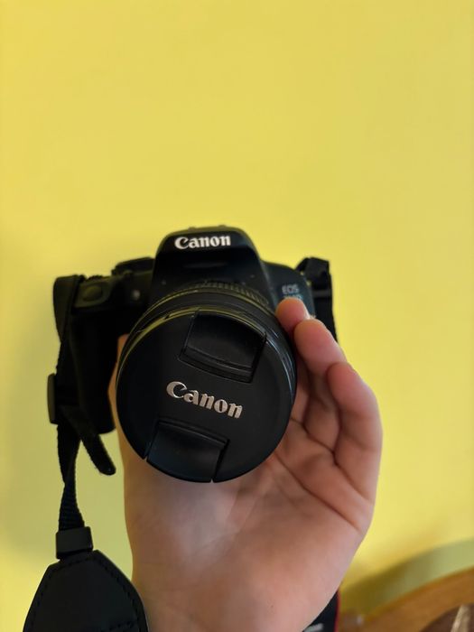 Aparat Foto Canon EOS 700D