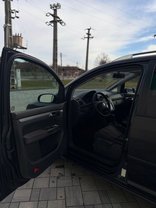 Vând Touran  1.9 TDI 2004