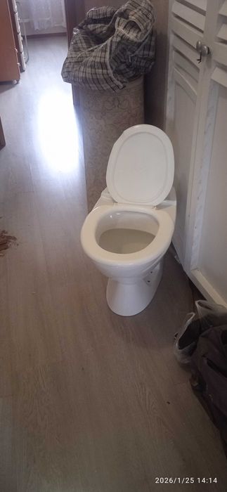 Унитаз для стройки ( бачок нет) Чистый !