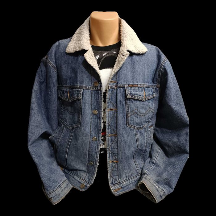 Продам уникальную джинсовую куртку с авторской росписью