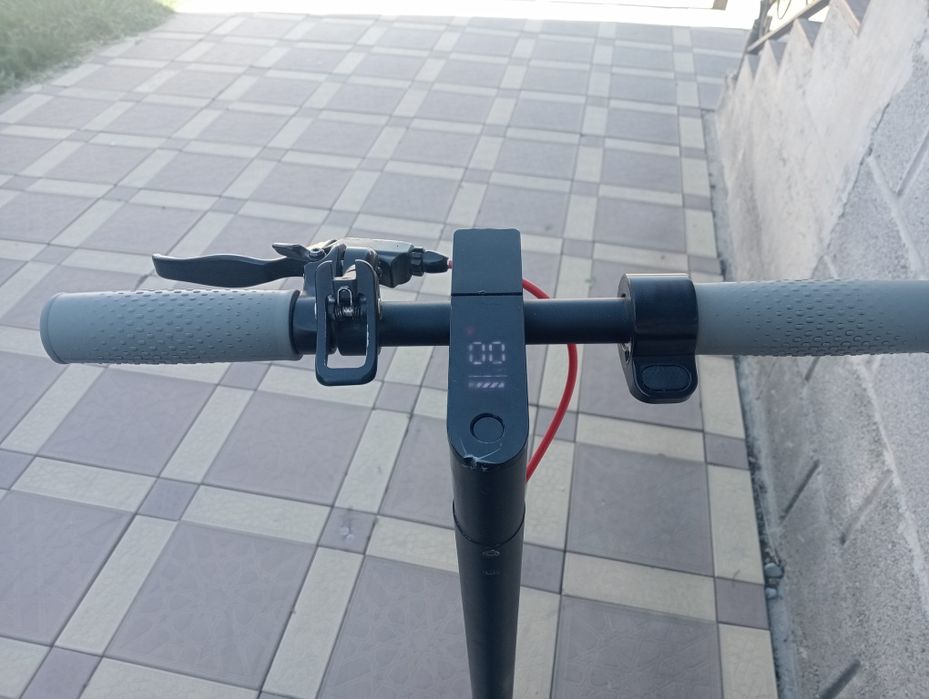 Продам электросамокат AOVOPRO