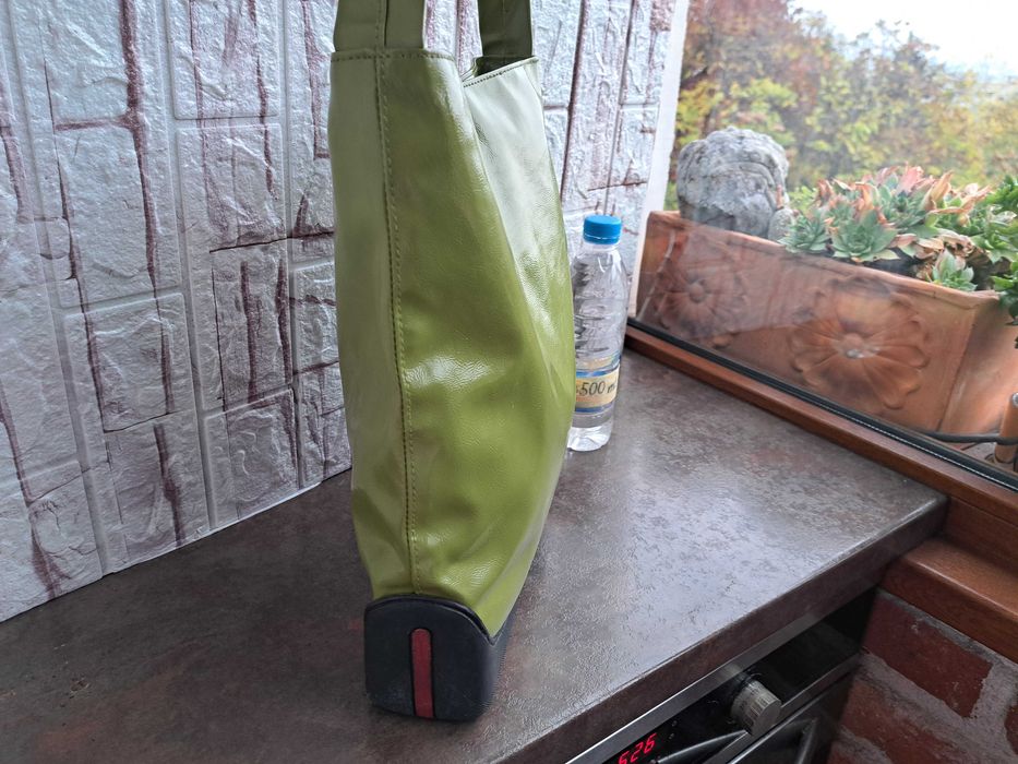 дамска чанта зелена лачена торба