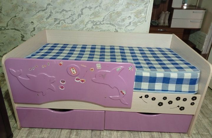 Кровать детская ,