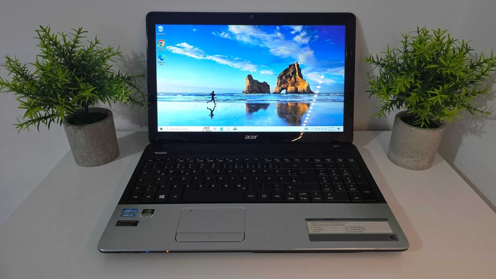 Laptop Acer E1-571G
