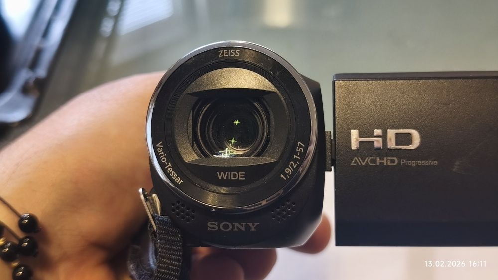 Камера Sony HDR-CX240E