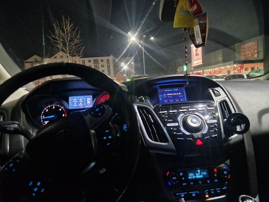 FORD Focus 2011 — imagine 2