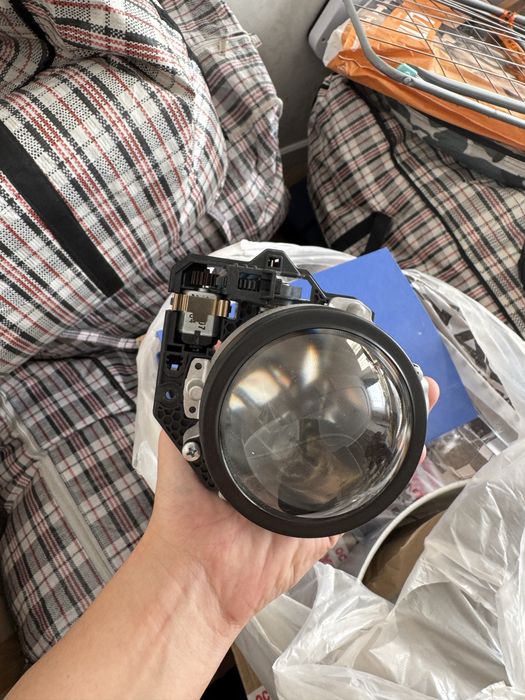 Продам линзы оригиналы для элантры