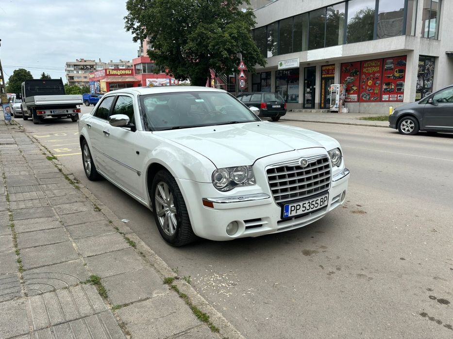 Chrysler 300c  Моля сериозни купувачи