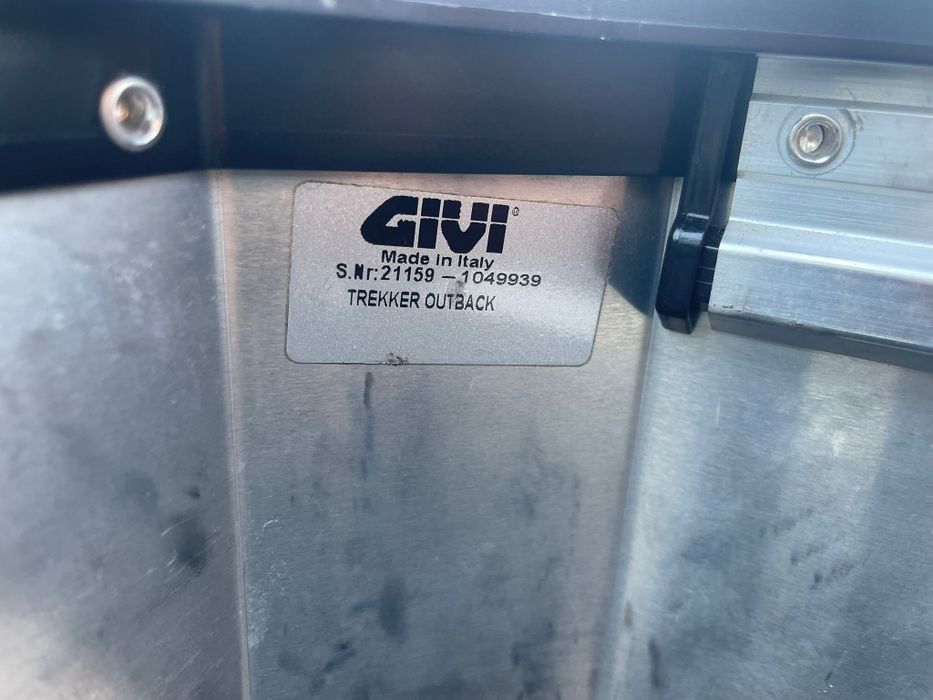 Top box Givi trekker outback 58l profesionala