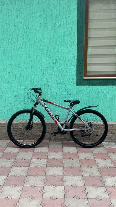 Trinx K016 Striker