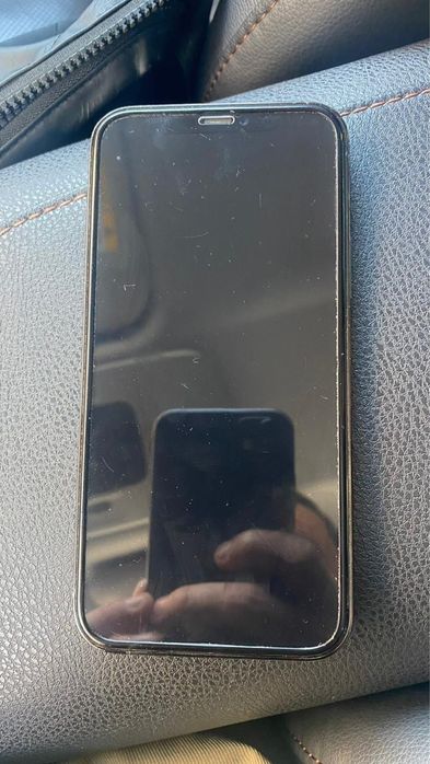 Продам Айфон 11