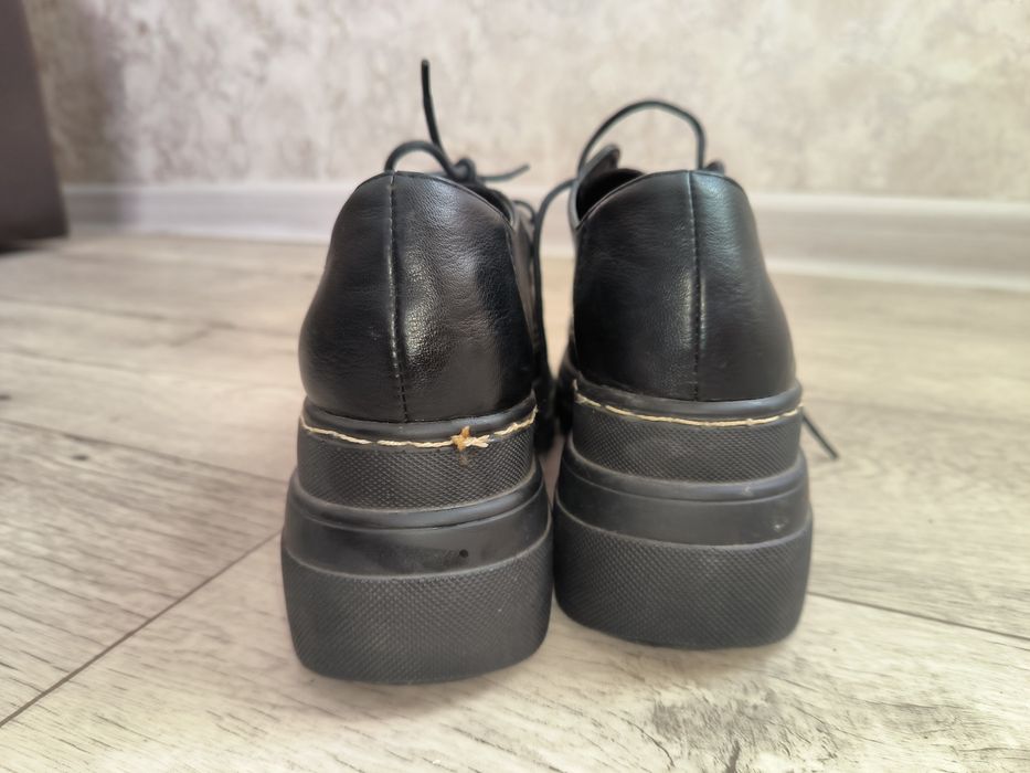 Продаётся женская осенняя обувь.