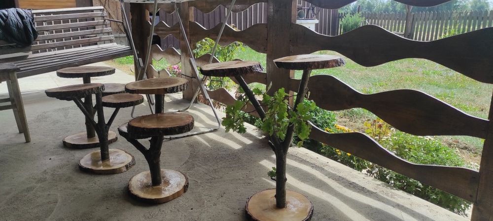 Obiecte de artizanat din lemn ( panoplie, masa, tocător, masa)