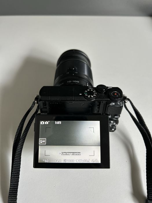 NIKON 1 J5 BODY+NIKON 10-100mm f/4-5.6 VR