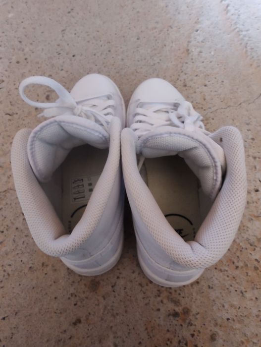 Vând încălțăminte Nike