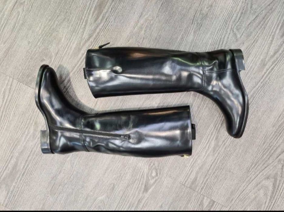 Продам кожаные сапоги