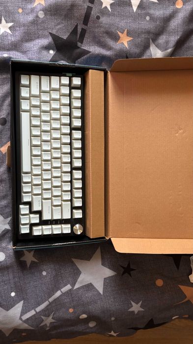 Tastatură Mecanică Custom 75% - Switch-uri Mov + Keycaps Pudding