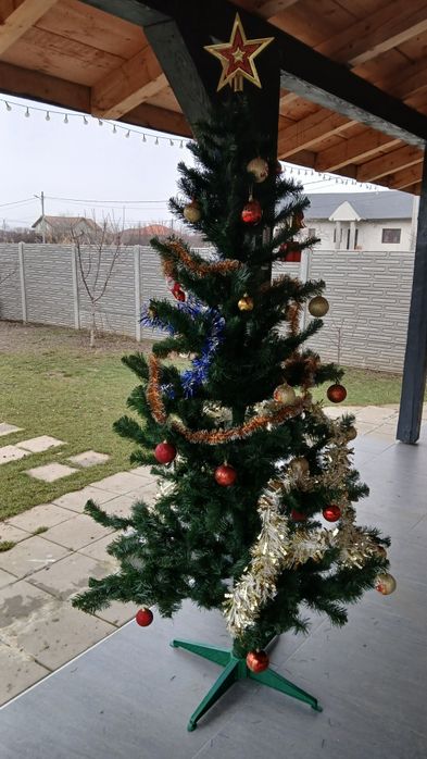 Brad artificial 1.8m + decoratiuni