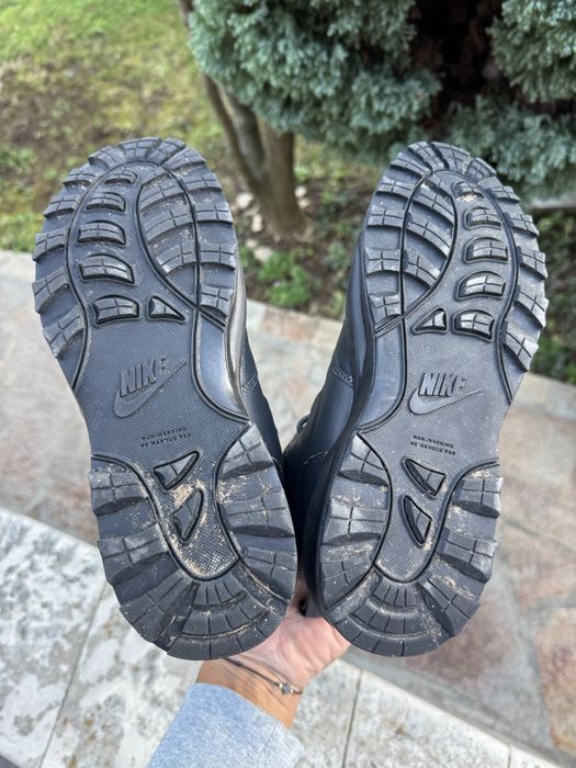 Дамски зимни обувки Nike Manoa Leather