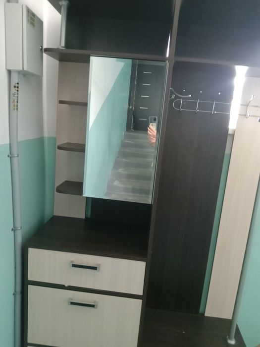 Продам Прихожую в прихожку