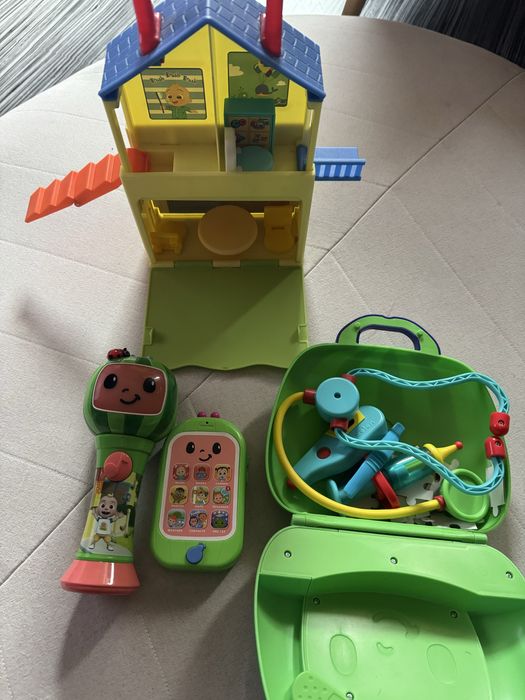 Лот cocomelon всички са музикални