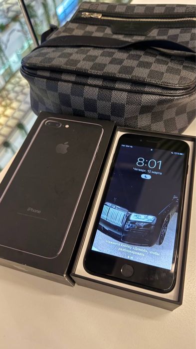 Продаю Айфон 7 плюс