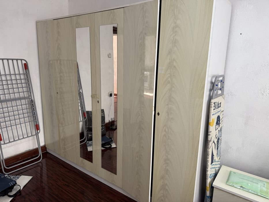 Спальный гарнитур