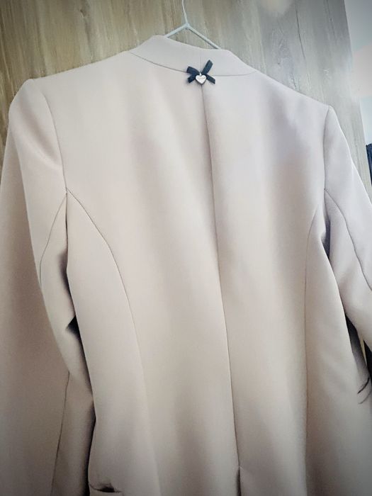 Дамско елегантно сако / блейзер Lynne