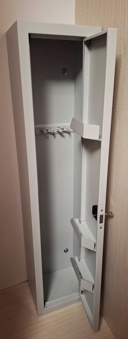 Метална каса за ловно оръжие (сейф за пушки) – 130х30х25 см