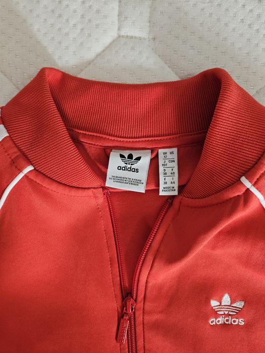 Pantalon trening Adidas dama rosu si mov cu negru 38-40, 80 lei bucata