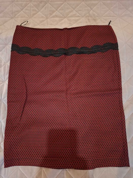 Дамска права пола "Миро" във винено- червен цвят