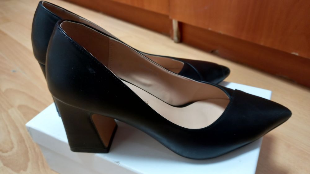 Туфли сатылады средни каблук