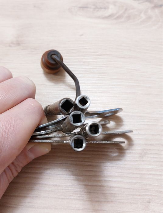 Ключета за стенни часовници, квадрат