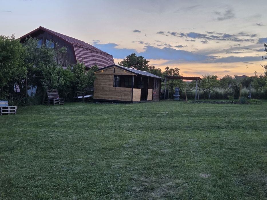 Inchiriez gradina cu foișor
