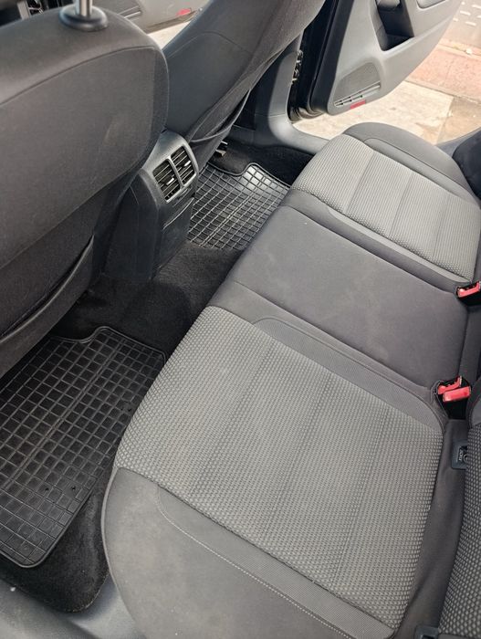 VOLKSWAGEN Golf 2010 — imagine 5