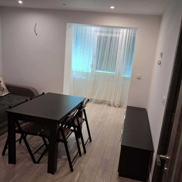 Inchiriez apartament