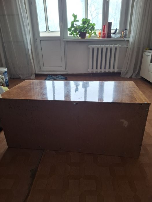 Тумба под телевизор БЕСПЛАТНО.