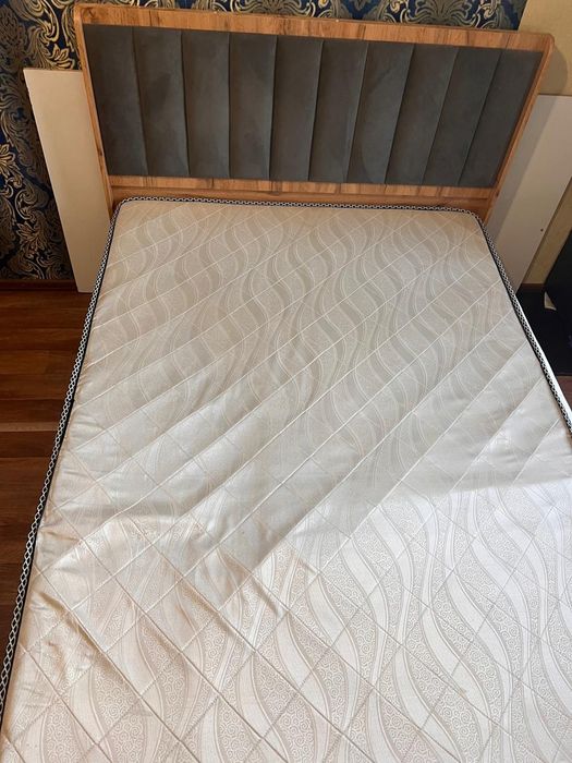 Кровать двухспальная