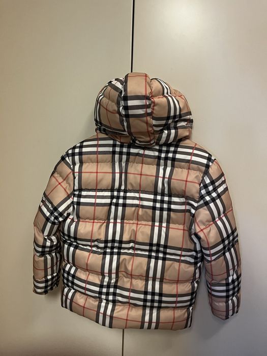 Burberry London яке Женско 8-9 години