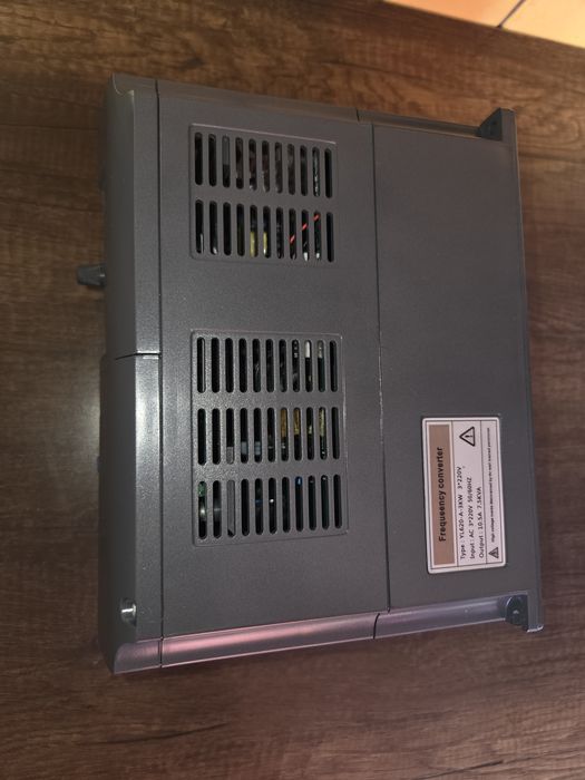 VFD честотен инвертор YL620-A-3*220V