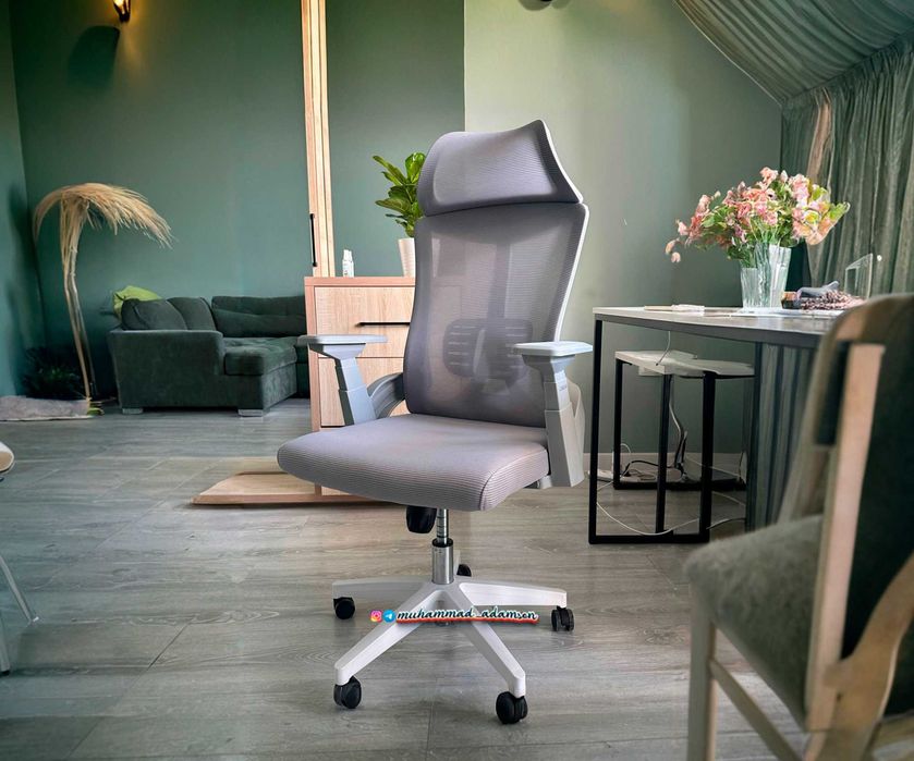 Офисное кресло Кристофер серого цвета, доставка бесплатная, гарантия !