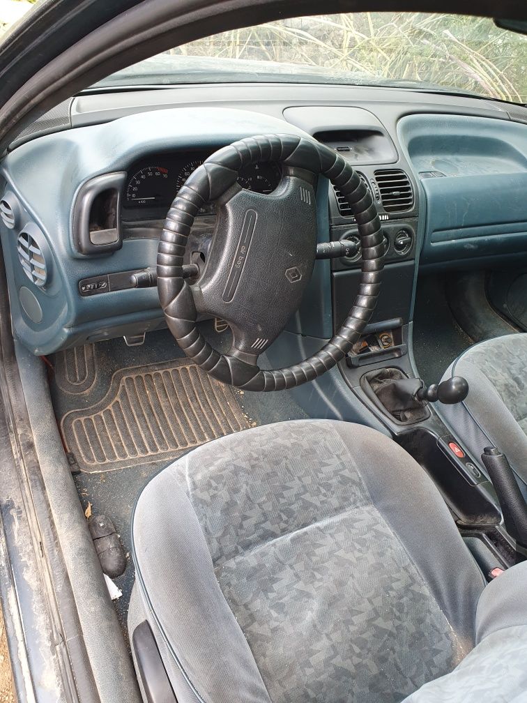 Рено Лагуна 1.8 Renault Laguna 1.8 на части с. Дъбница • OLX.bg