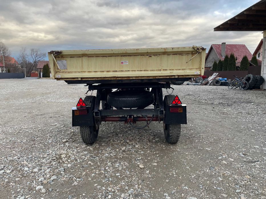 Remorca basculabila pe 3 parti Unnsin 5,5 t