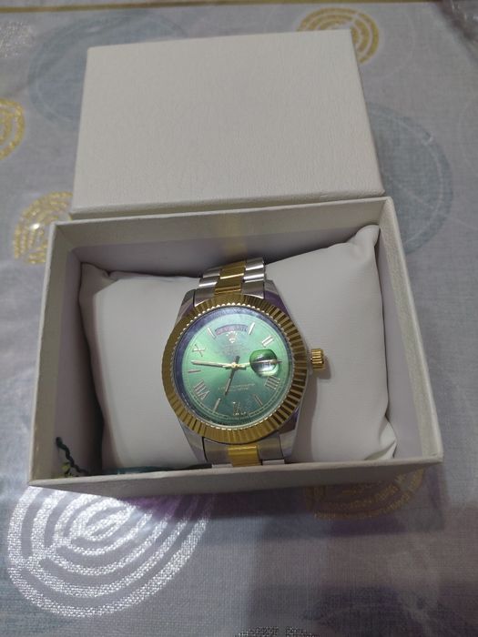 Продам новые часы Rolex