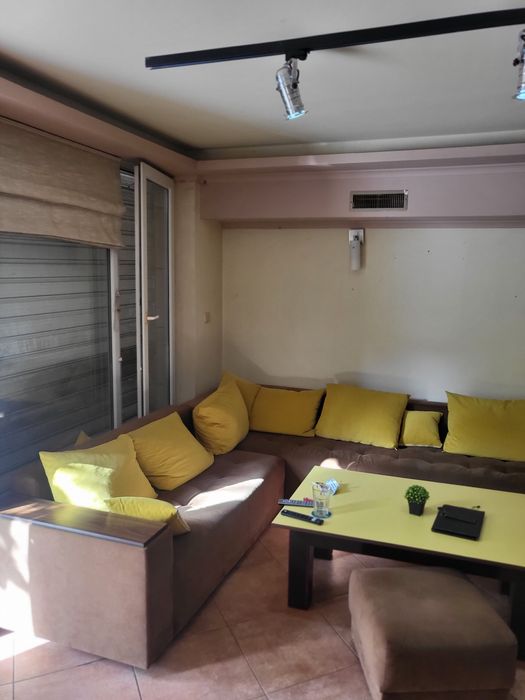 Давам под наем парти зала