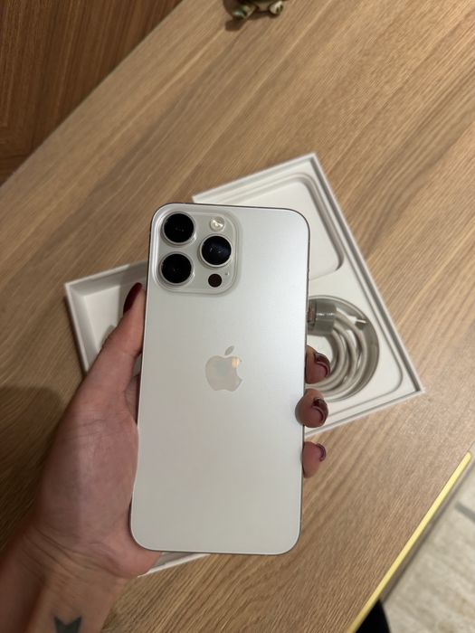 Продам Iphone 15 pro Max 256 гб