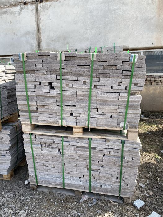 Гранит плита обрезки для терасс, лестниц. Курты